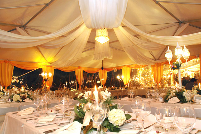 White house table