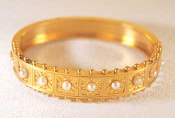 Pearl and gold bangle